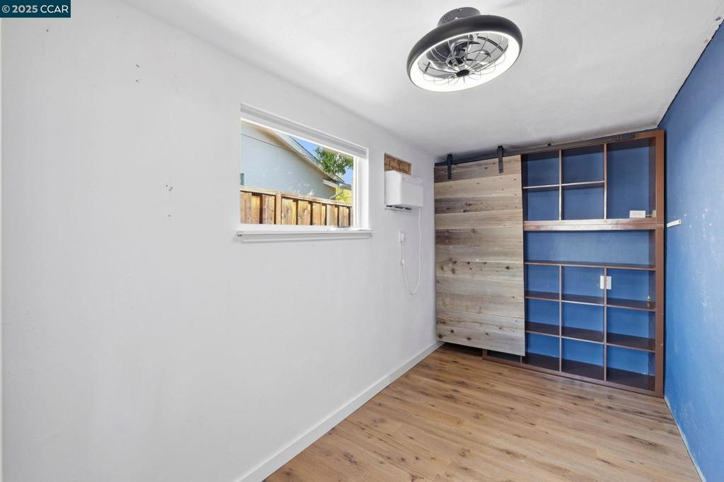 CLAY. VLY HIGHL. - Residential