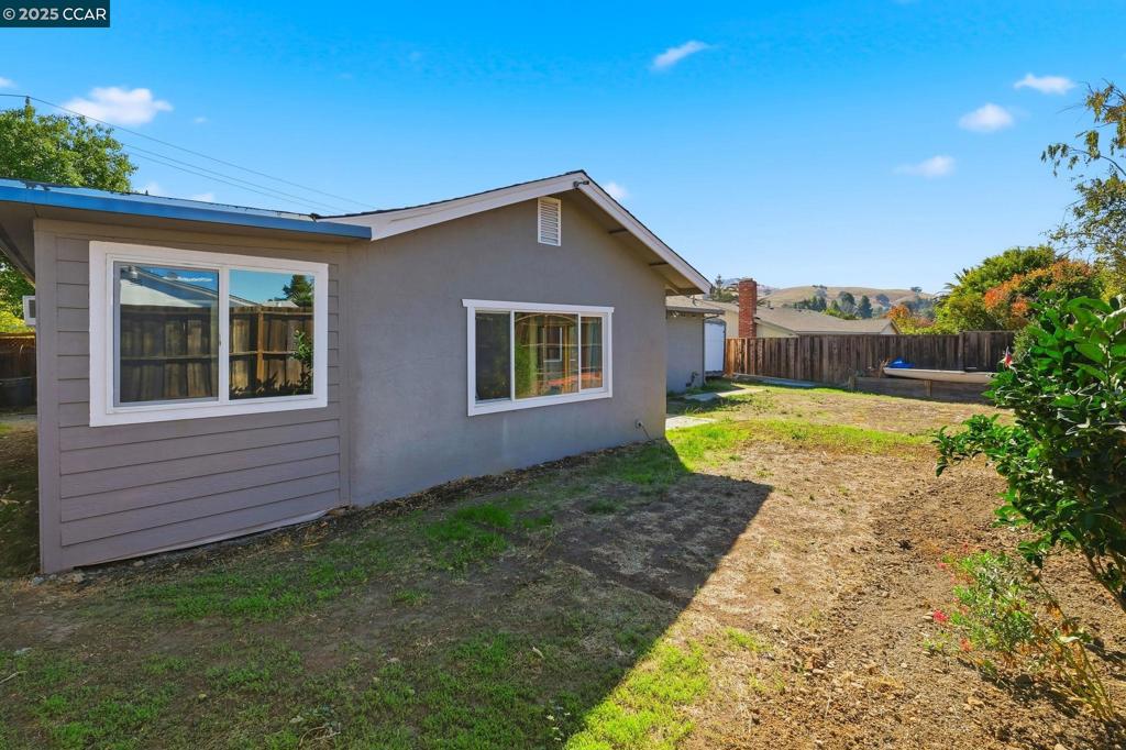 CLAY. VLY HIGHL. - Residential