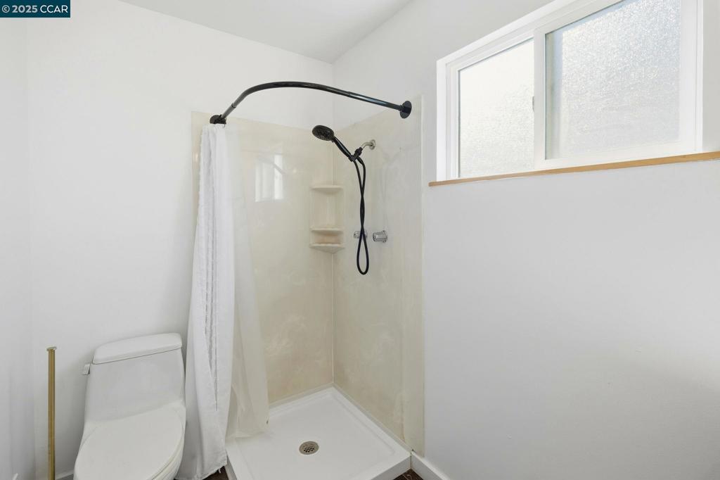 CLAY. VLY HIGHL. - Residential