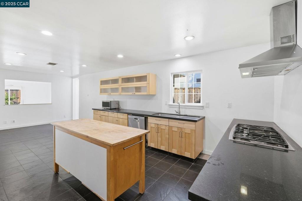 CLAY. VLY HIGHL. - Residential