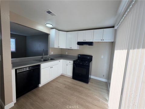 Photo of 1677 W Wilson Street, Rialto, CA 92376 (MLS # CV26031647)