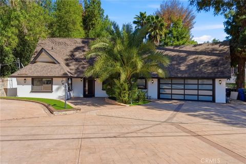 5836 Winnetka Avenue Woodland Hills CA 91367