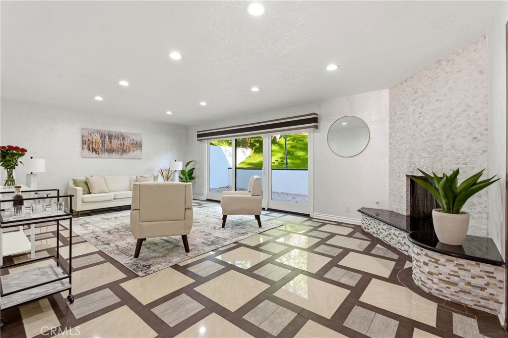 5836 Winnetka Avenue