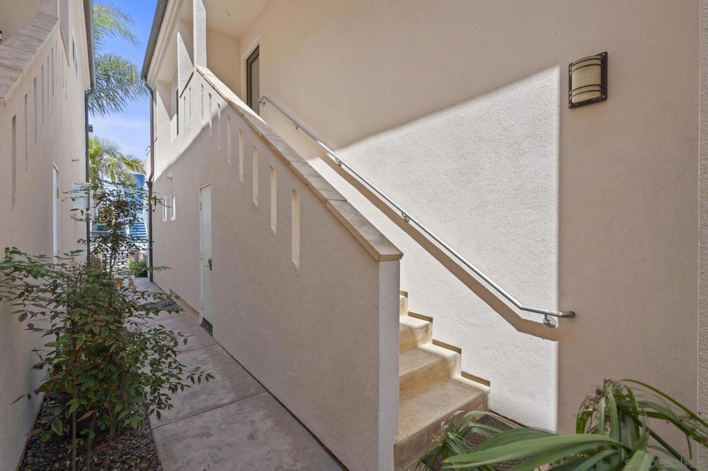 735 Jersey Court