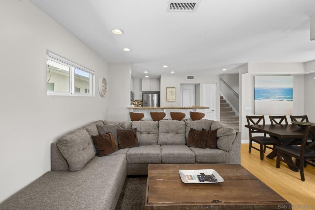 735 Jersey Court