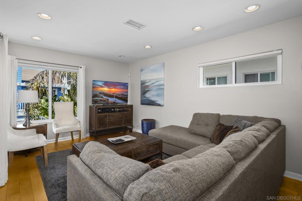 735 Jersey Court