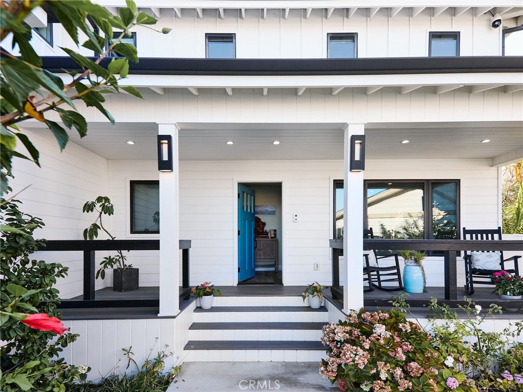 1005 E Walnut