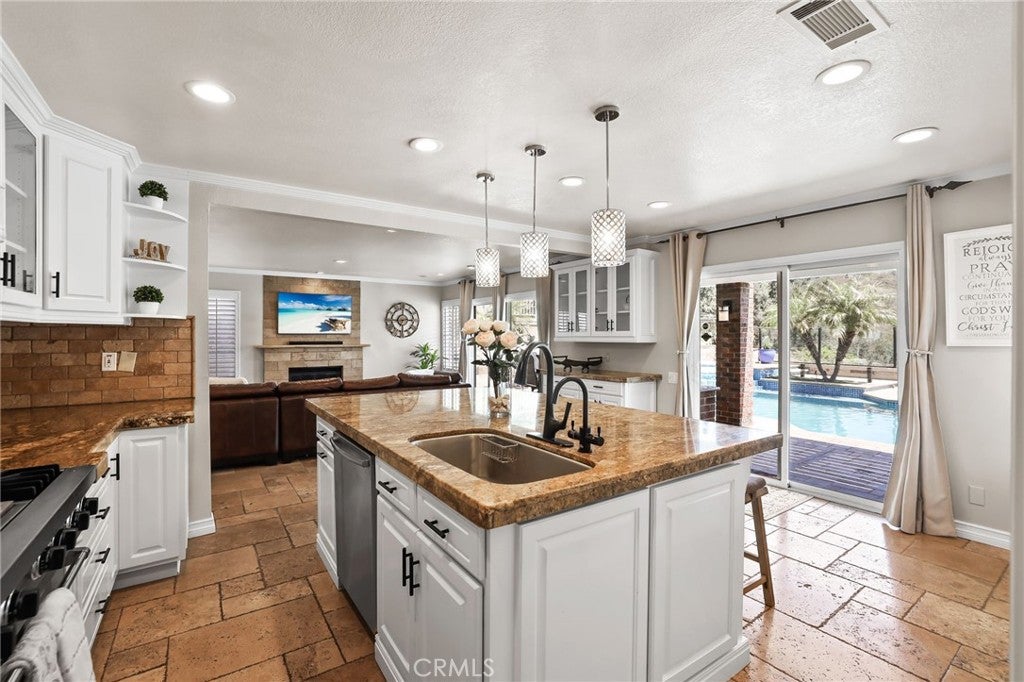 19312 Sleeping Oak Drive, Lake Forest CA 92679 - Photo 11