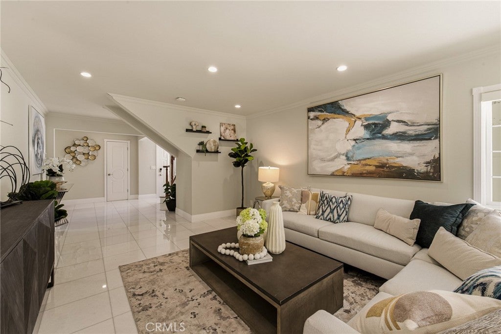 7726 W 79th