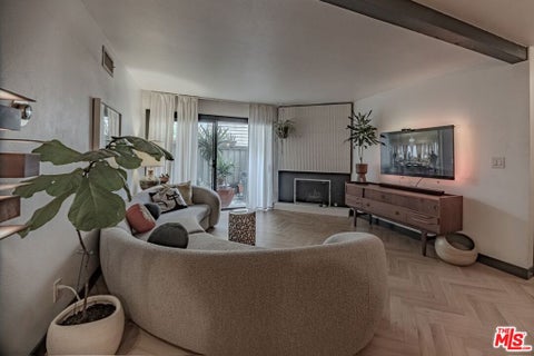 Photo of 15511 Sherman Way #40, Van Nuys, CA 91406 (MLS # 26997495)