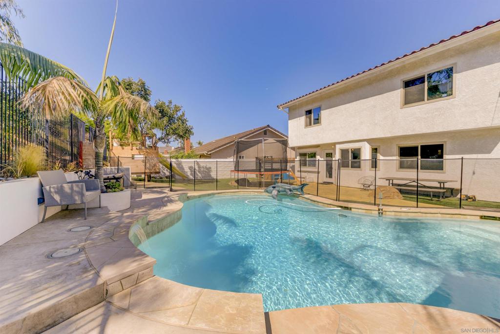 2735 Waterbury Way