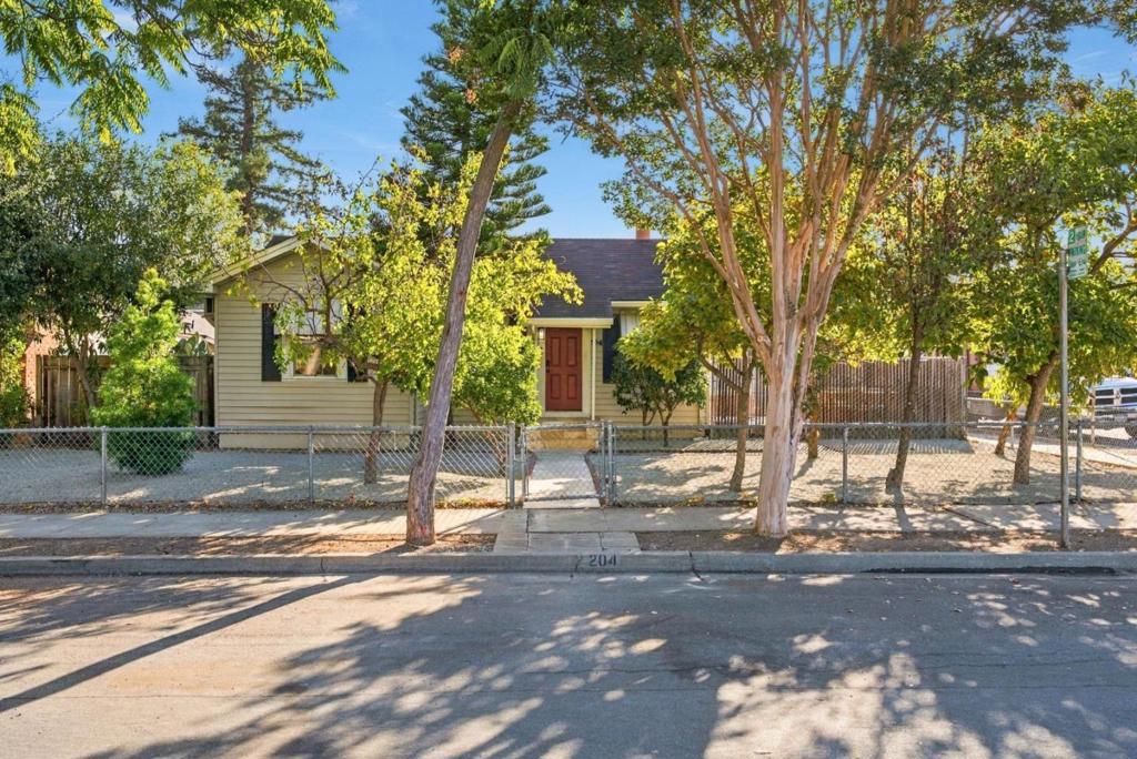 204 N Frances Street