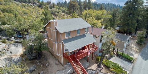 Photo of 33361 33361 Carlock Drive, Running Springs, CA 92382 (MLS # CV25232818)