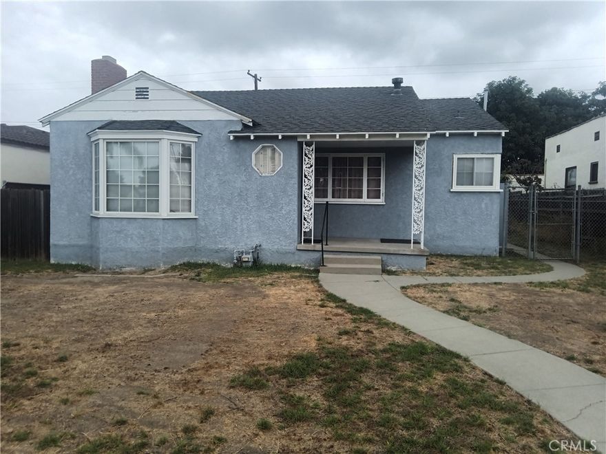 This is a 2 bedroom, 1 bath property offering a comfortable and functional living space,  The home features wood flooring, tile in kitchen and bath area. It has a detached garage and backyard conducive to entertaining.Living room with fireplace.  Established area centrally located to whittier shopping and restaurants. Close to the new shopping area the GROVE.