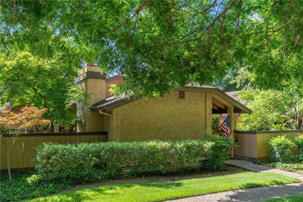 520 Wilshire Court