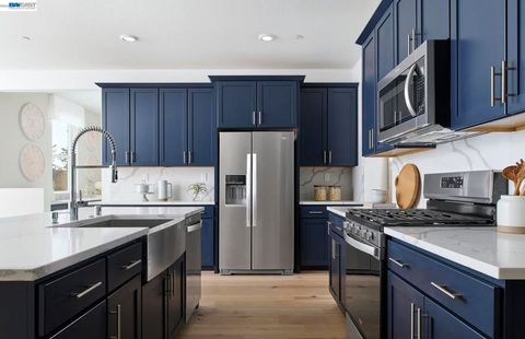 Photo of 526 Lee Loop AVE, Discovery Bay, CA 94505 (MLS # 41134349)