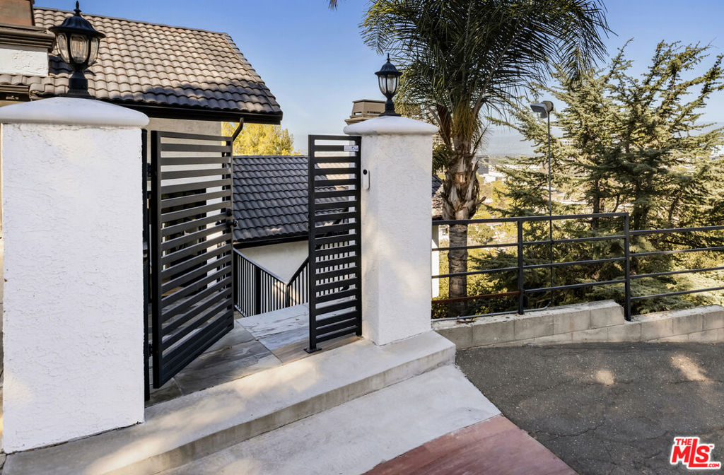 3589 Multiview Drive