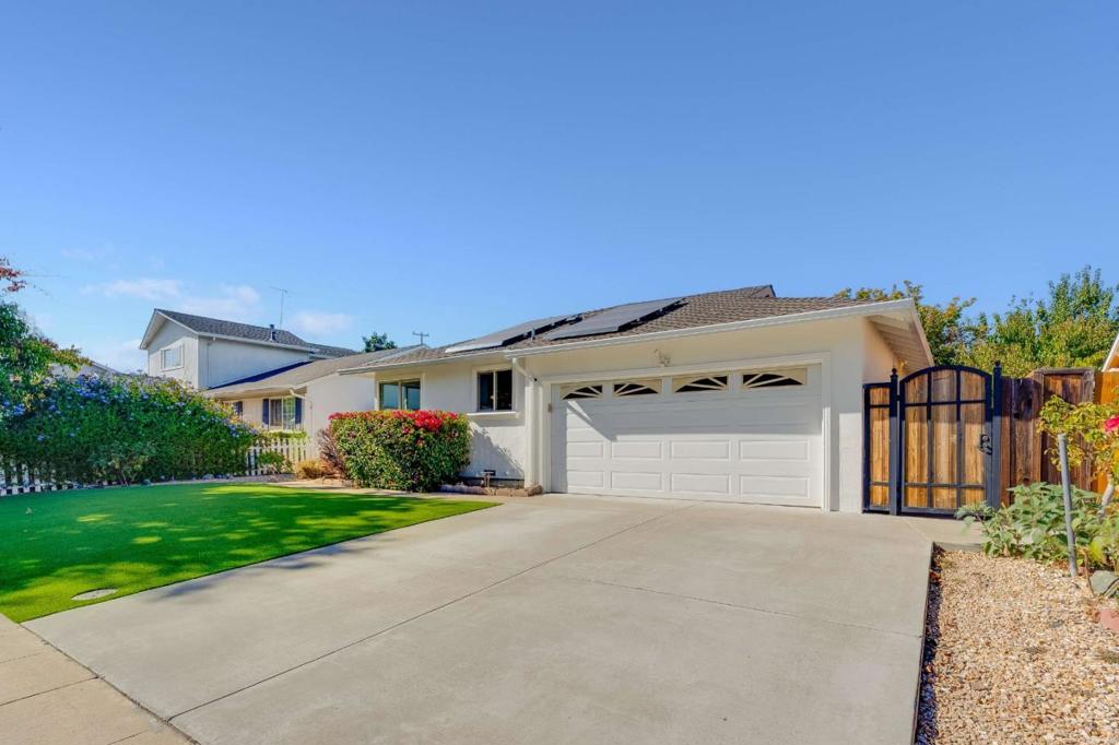 1391 Ridgewood Drive