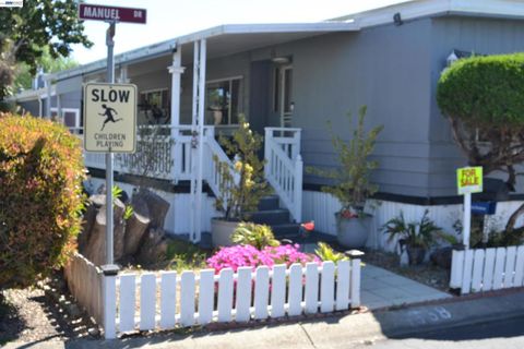 Photo of 1358 MANUEL DRIVE Dr, Hayward, CA 94544 (MLS # 41130311)