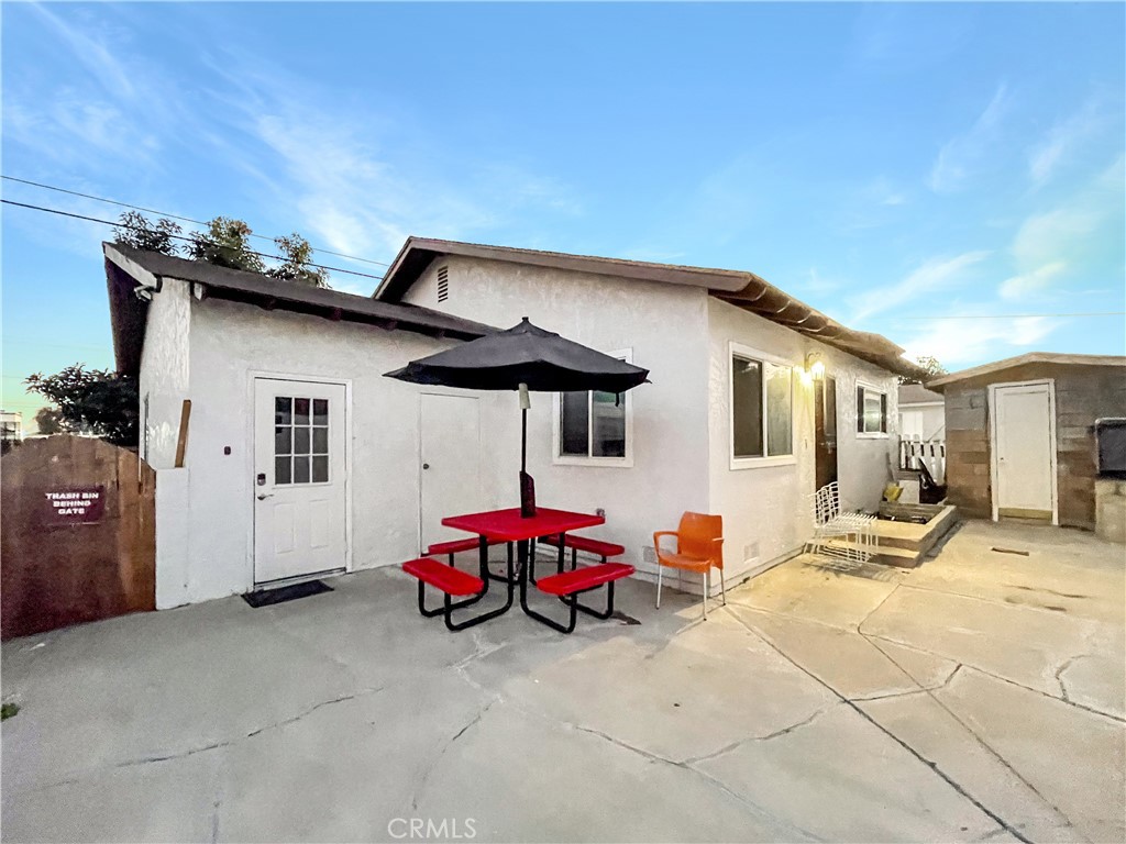 This spacious and beautifully updated three (3) bedrooms with (2) bathrooms detached rental unit in Hawthorne offers both comfort and convenience. The living room features elegant laminated flooring that opens up to the kitchen finished with durable tile flooring as well as in the bedrooms for easy maintenance. Enjoy modern touches like recessed lighting and ceiling fans throughout the unit. The kitchen is equipped with stainless steel appliance, including a refrigerator, stove, and microwave. Located in a desirable neighborhood, this property offers a great combination of style and practicality. The unit is available either fully furnished or unfurnished. Don't miss out on this fantastic rental opportunity.