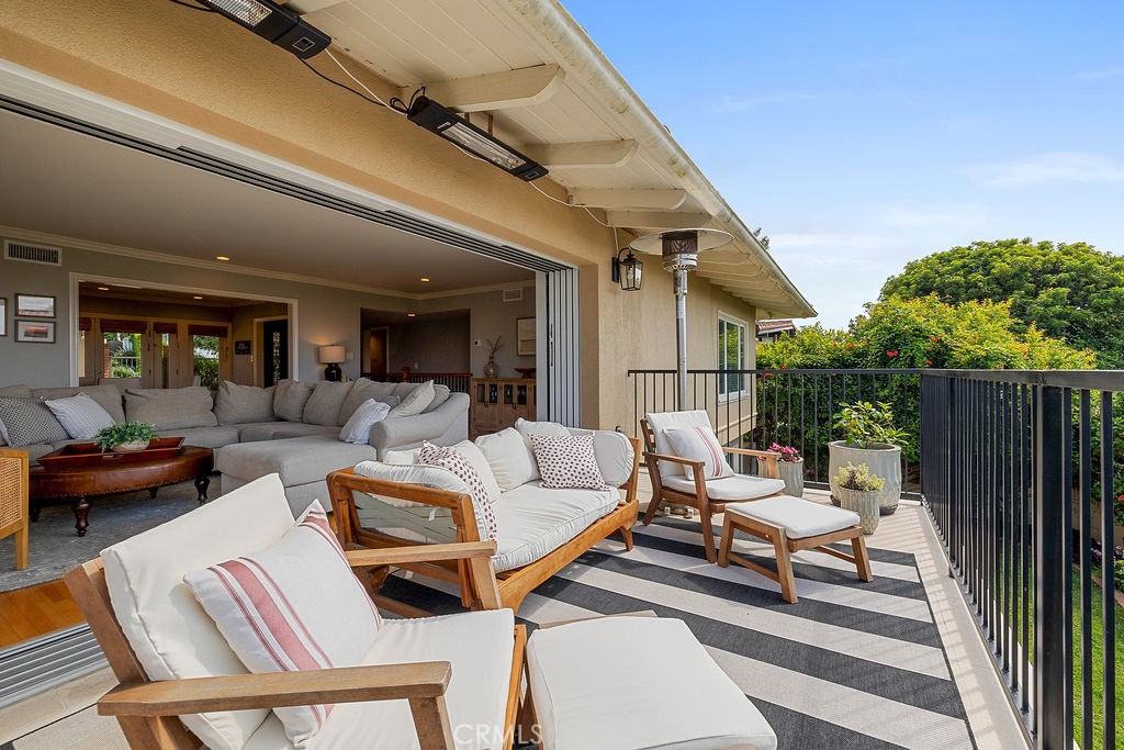 1609 Via Montemar