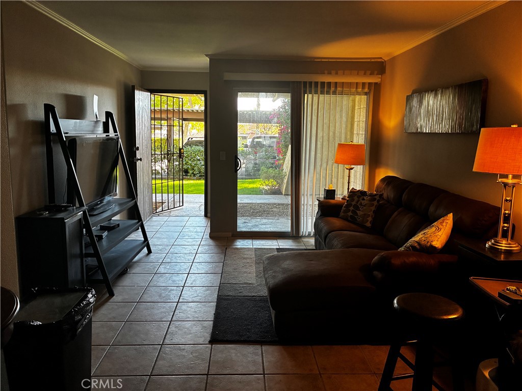 Palm Springs Villas I (33115) - Residential