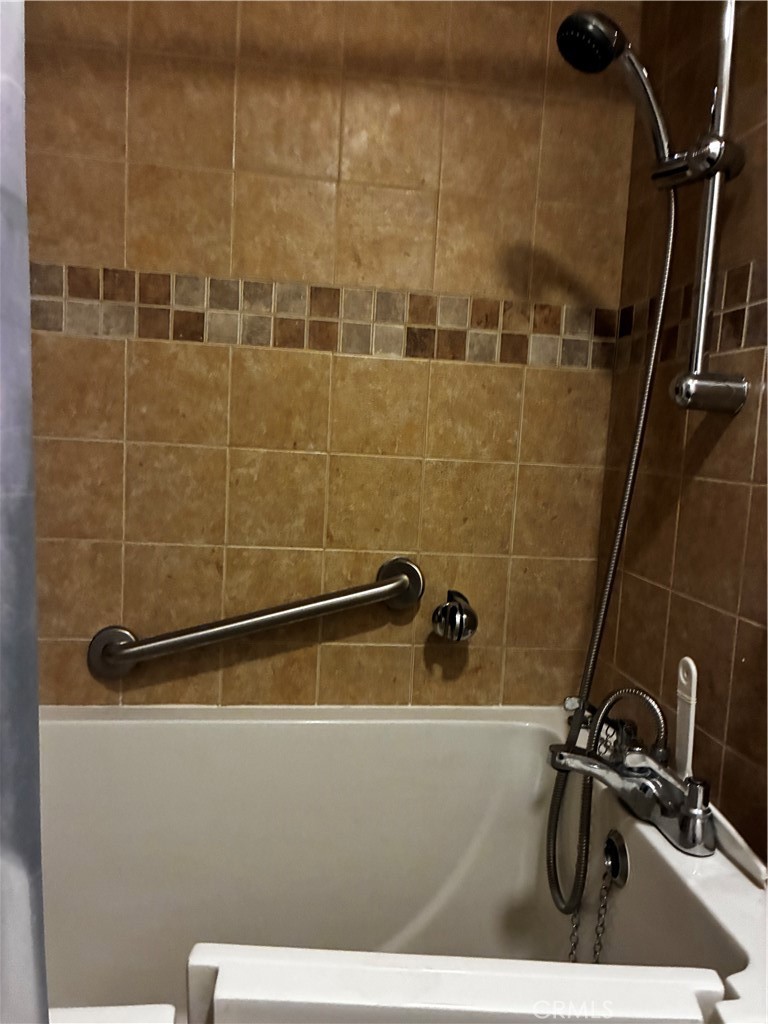 Palm Springs Villas I (33115) - Residential