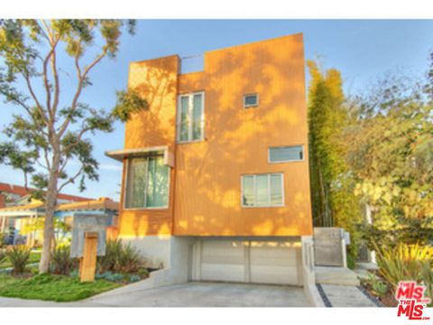 Photo of 2452 Penmar Avenue, Venice, CA 90291 (MLS # 26648121)