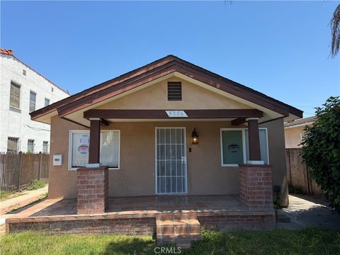 Photo of 5306 3rd AVE, Los Angeles, CA 90043 (MLS # IV26104920)