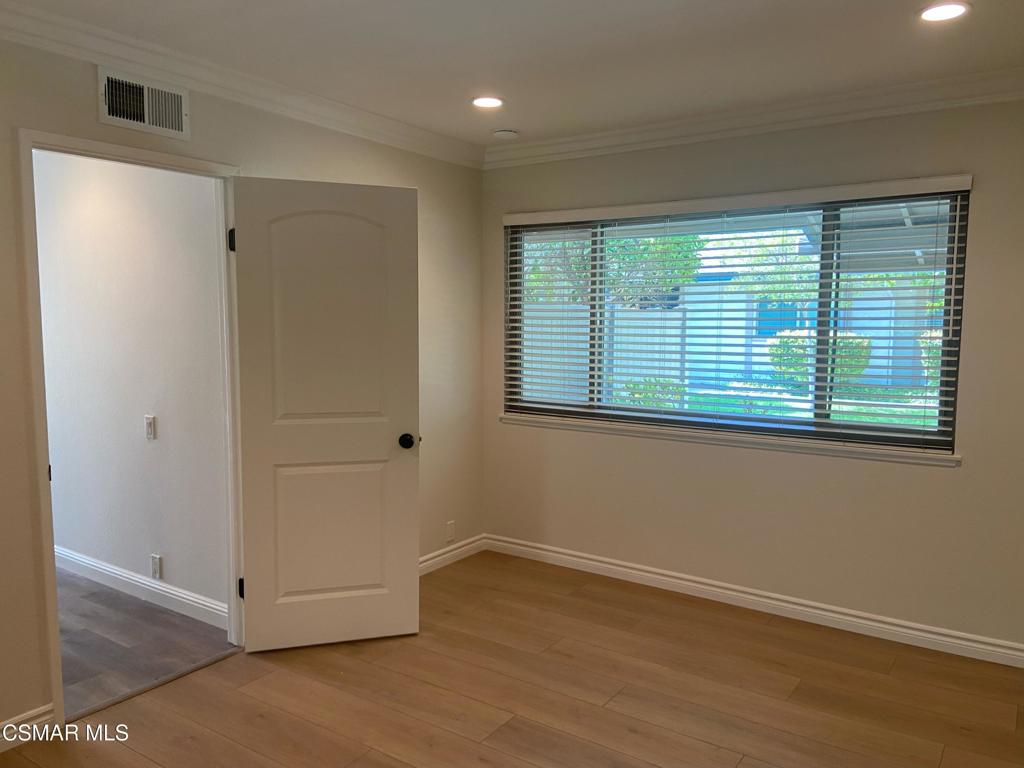 Oakbrook Townhomes - 518 - 1005302 - Residential Lease