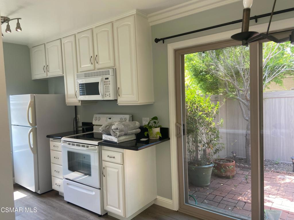 Oakbrook Townhomes - 518 - 1005302 - Residential Lease