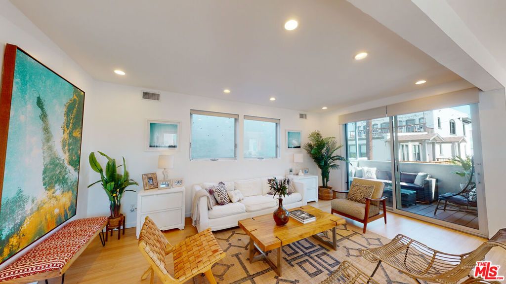Photo of 1410 Pacific Avenue, Venice, CA 90291 (MLS # 26644535)