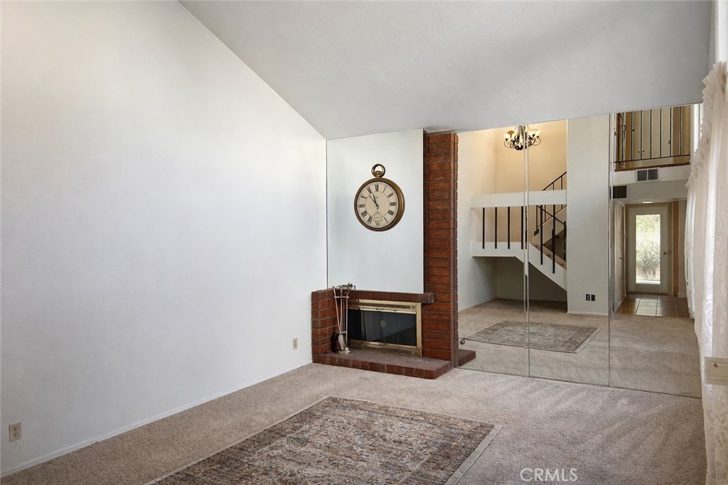 317 S Vista Del Canon