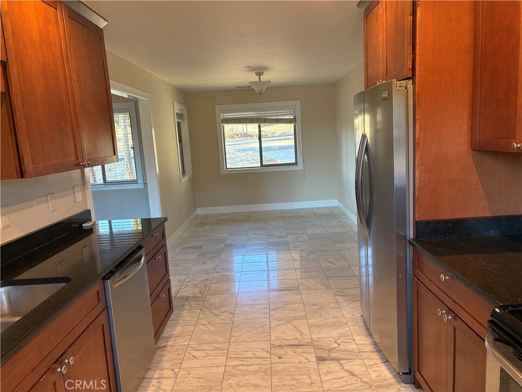 14006 Creston