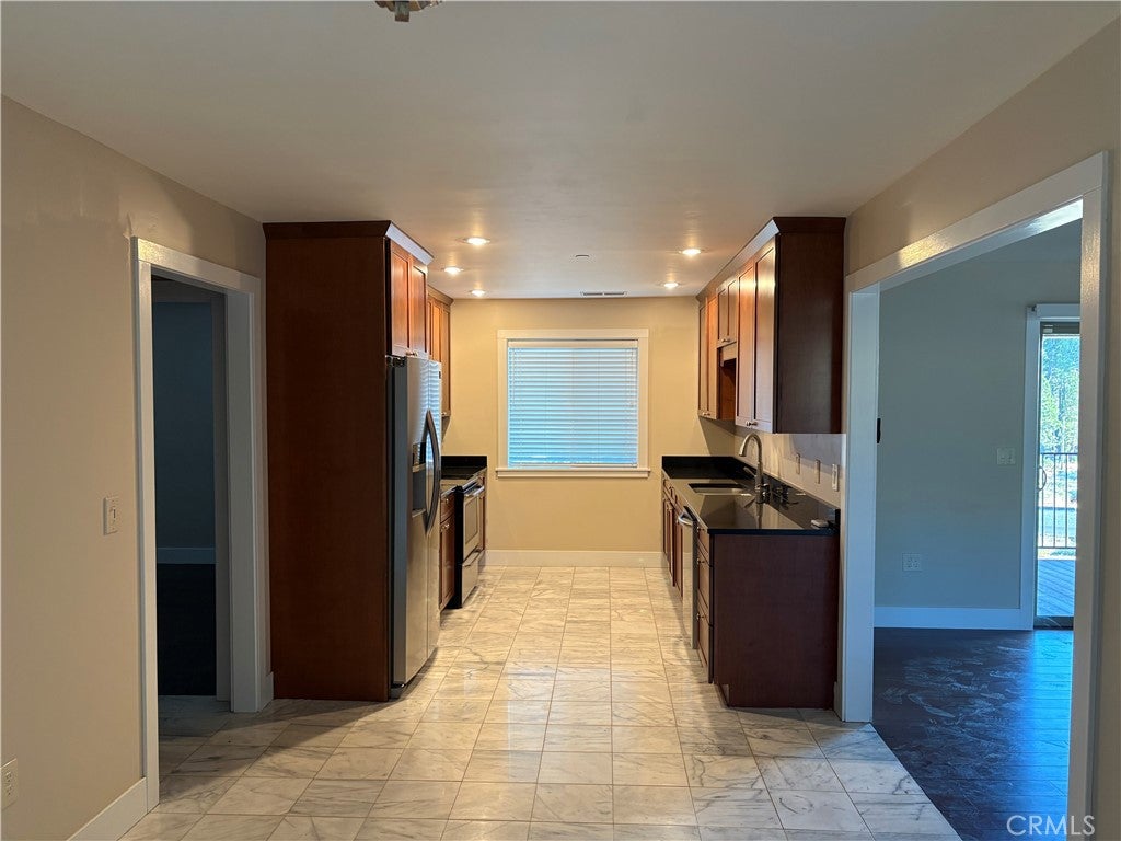 14006 Creston