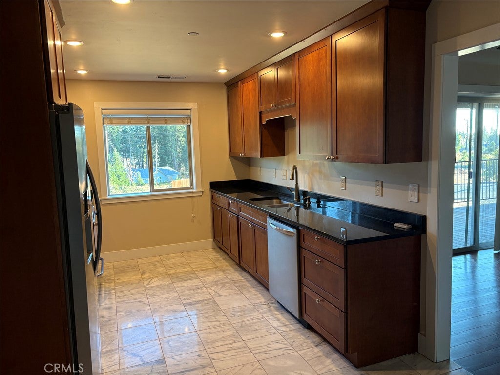 14006 Creston