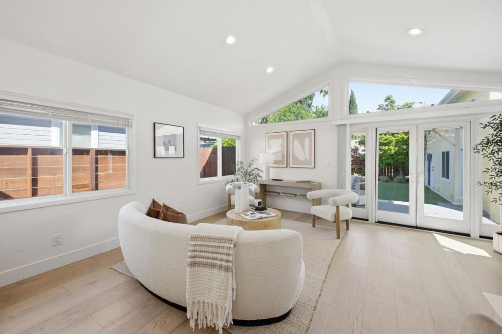 Properties 2 1027 Garland Avenue