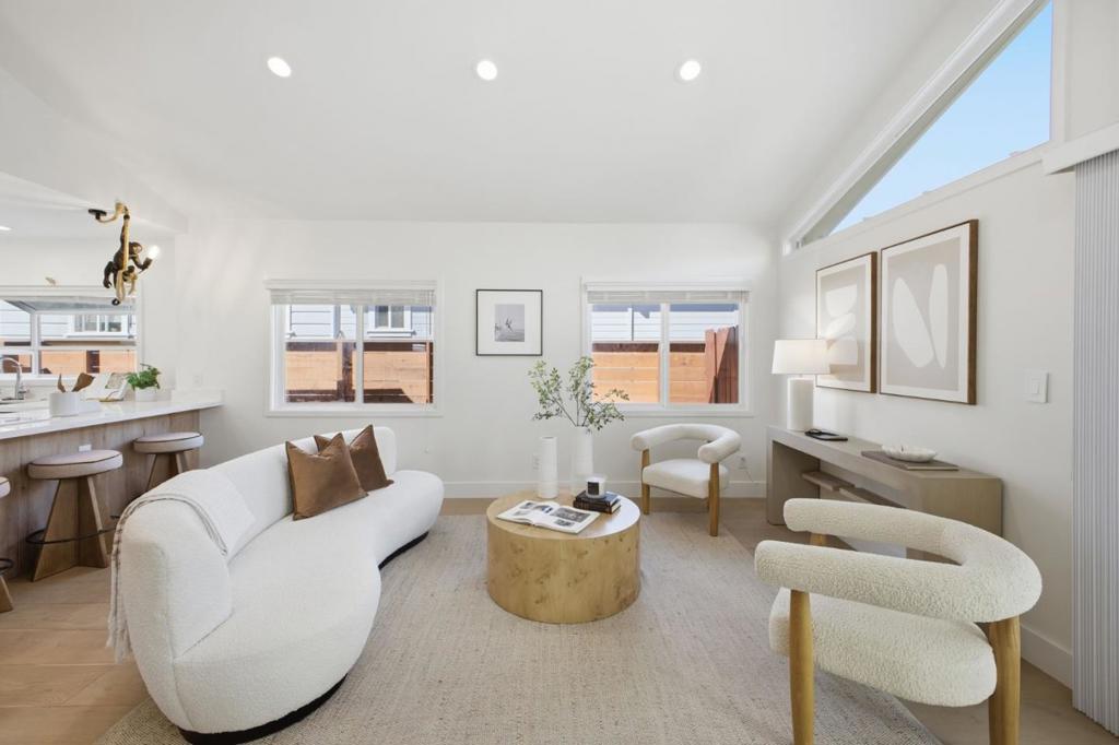 Properties 1 1027 Garland Avenue