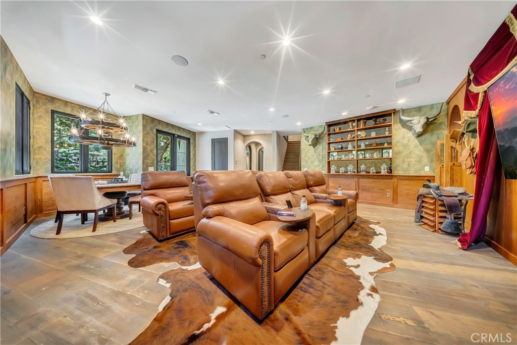 Old Agoura (850) - Residential