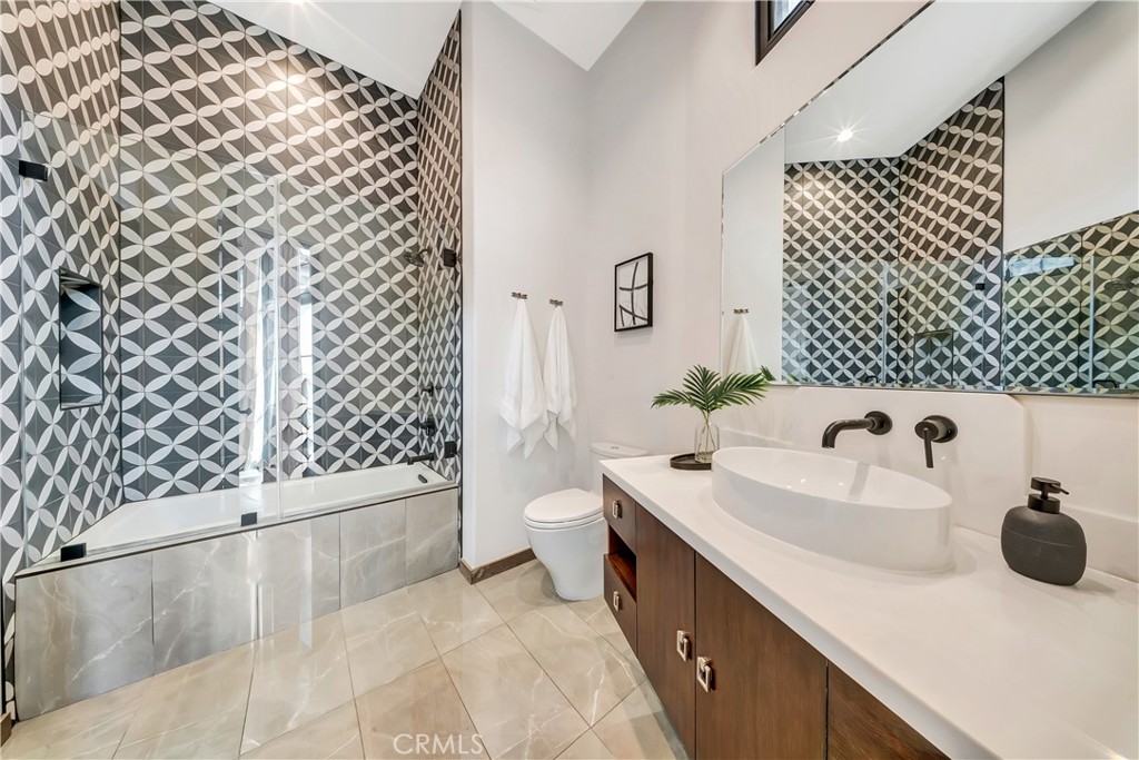 Old Agoura (850) - Residential