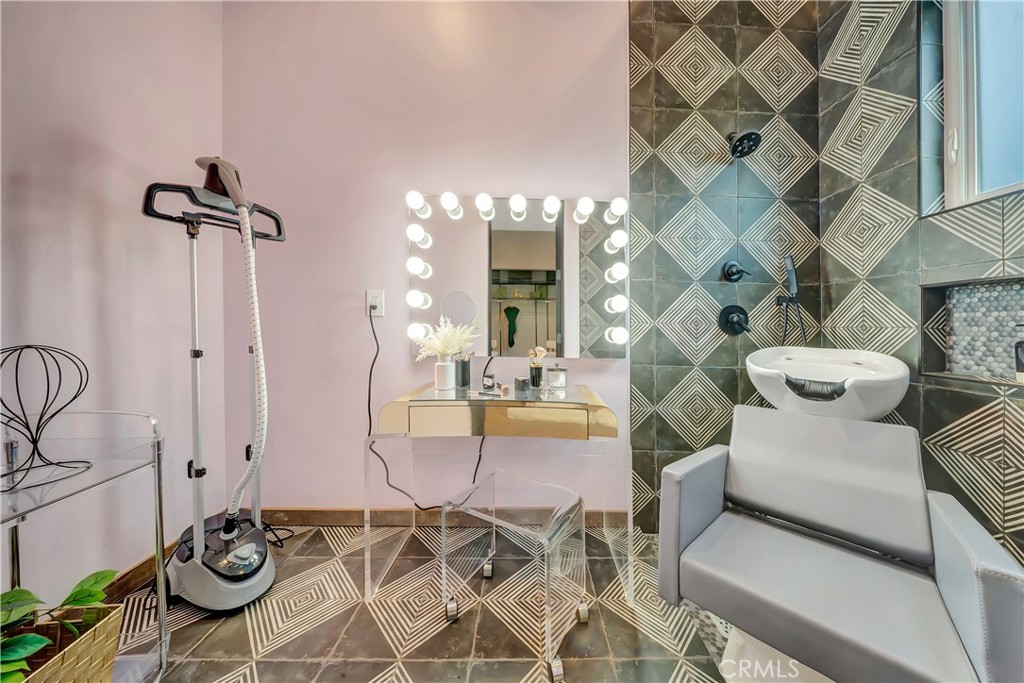 Old Agoura (850) - Residential