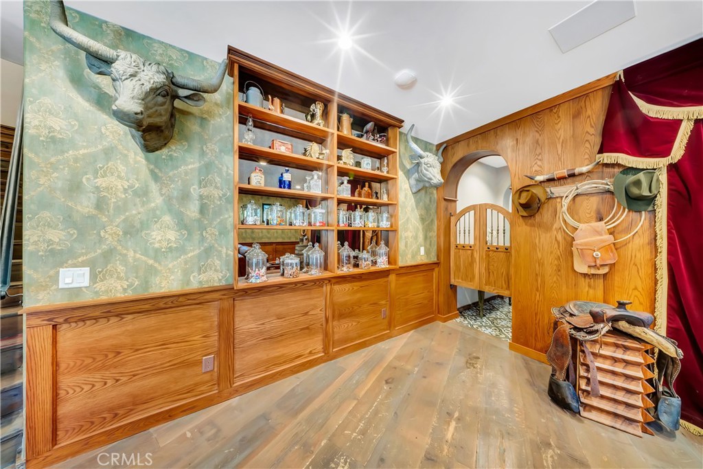 Old Agoura (850) - Residential