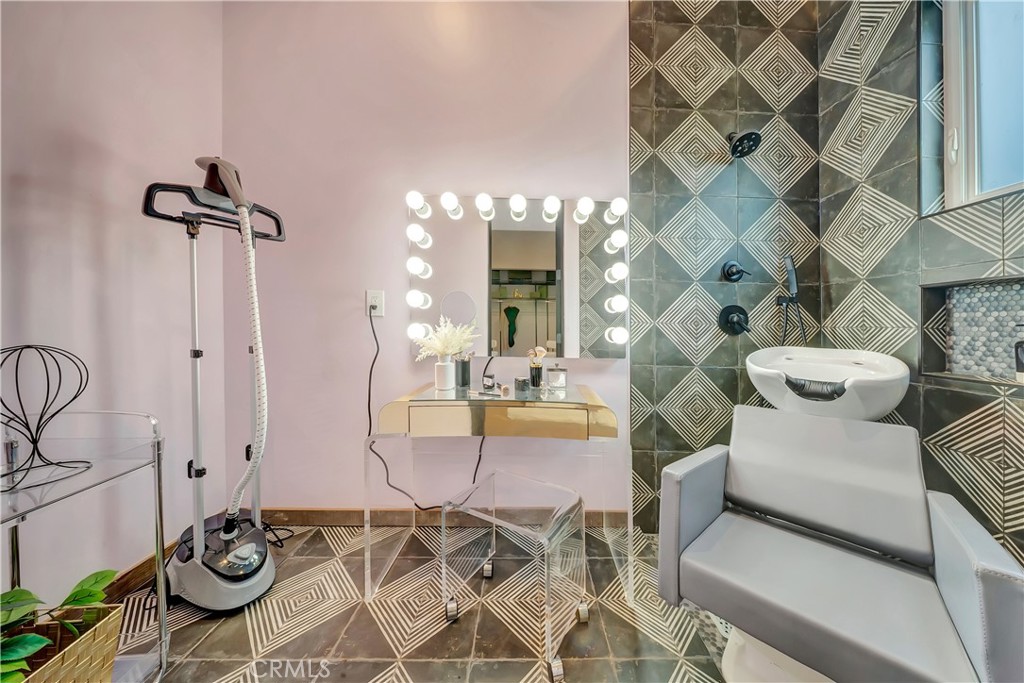 Old Agoura (850) - Residential