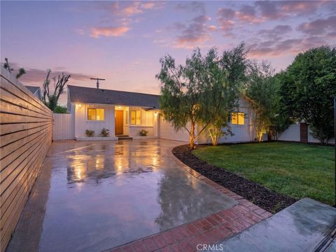 Photo of 5141 Don Pio Drive, Woodland Hills, CA 91364 (MLS # PW26076477)