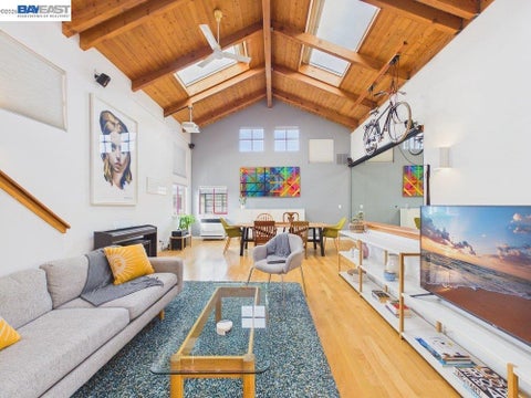 Photo of 2932 Filbert St St #2, Oakland, CA 94608 (MLS # 41151451)