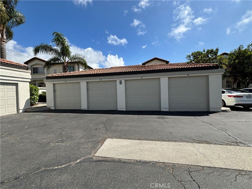 30902 Clubhouse 11F