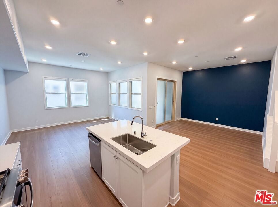 1718 Hollyleaf Terrace