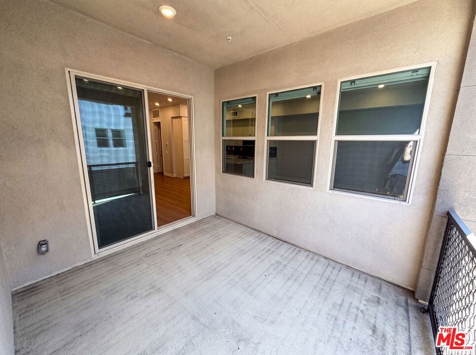 1718 Hollyleaf Terrace