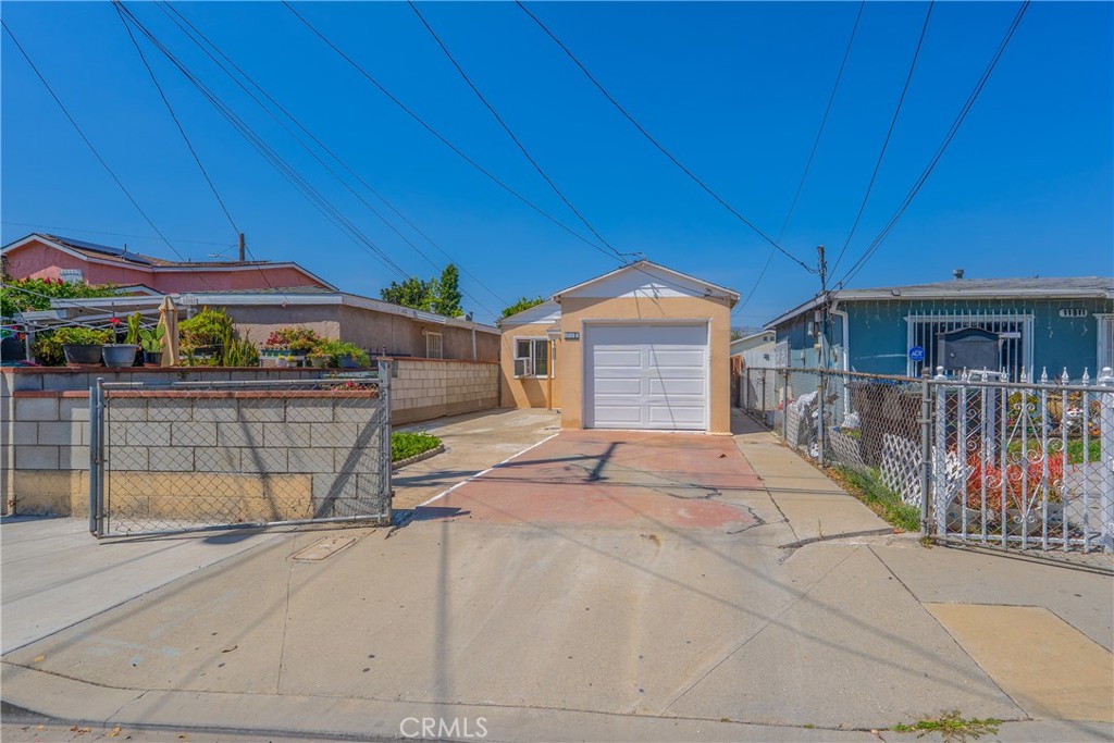 11909 Lowemont Street