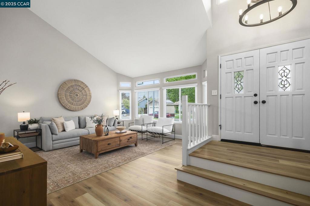 PINE HOLLOW EST. - Residential
